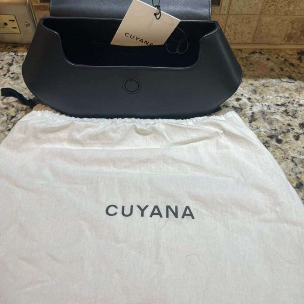 Cuyana Hexagon Clutch Bag Black Leather